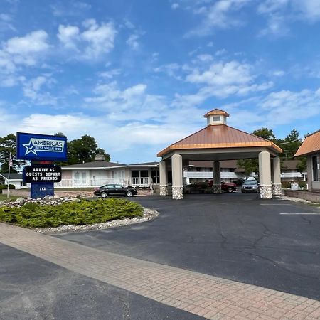 Travelodge By Wyndham Mackinaw City Exterior foto