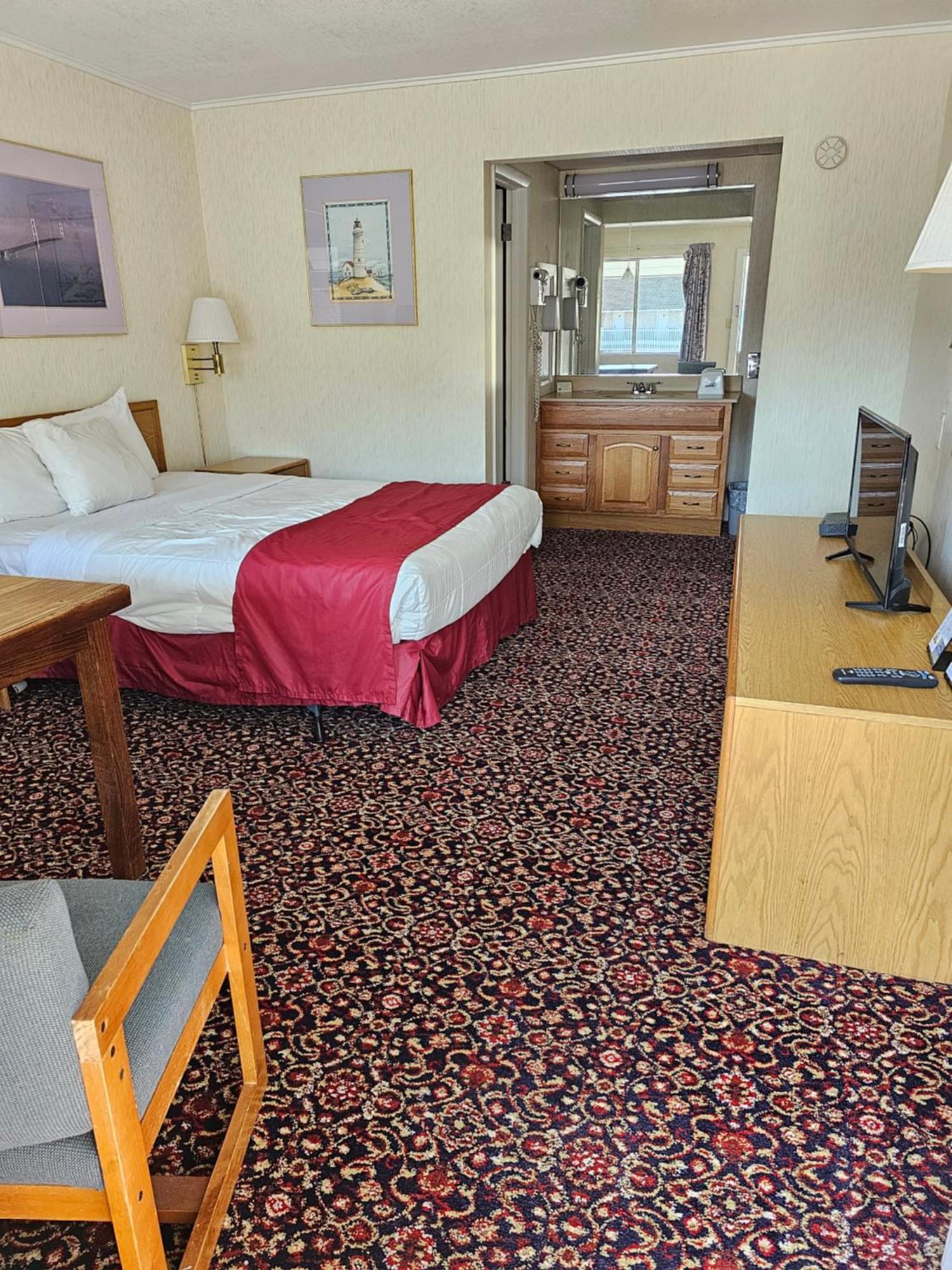 Travelodge By Wyndham Mackinaw City Exterior foto